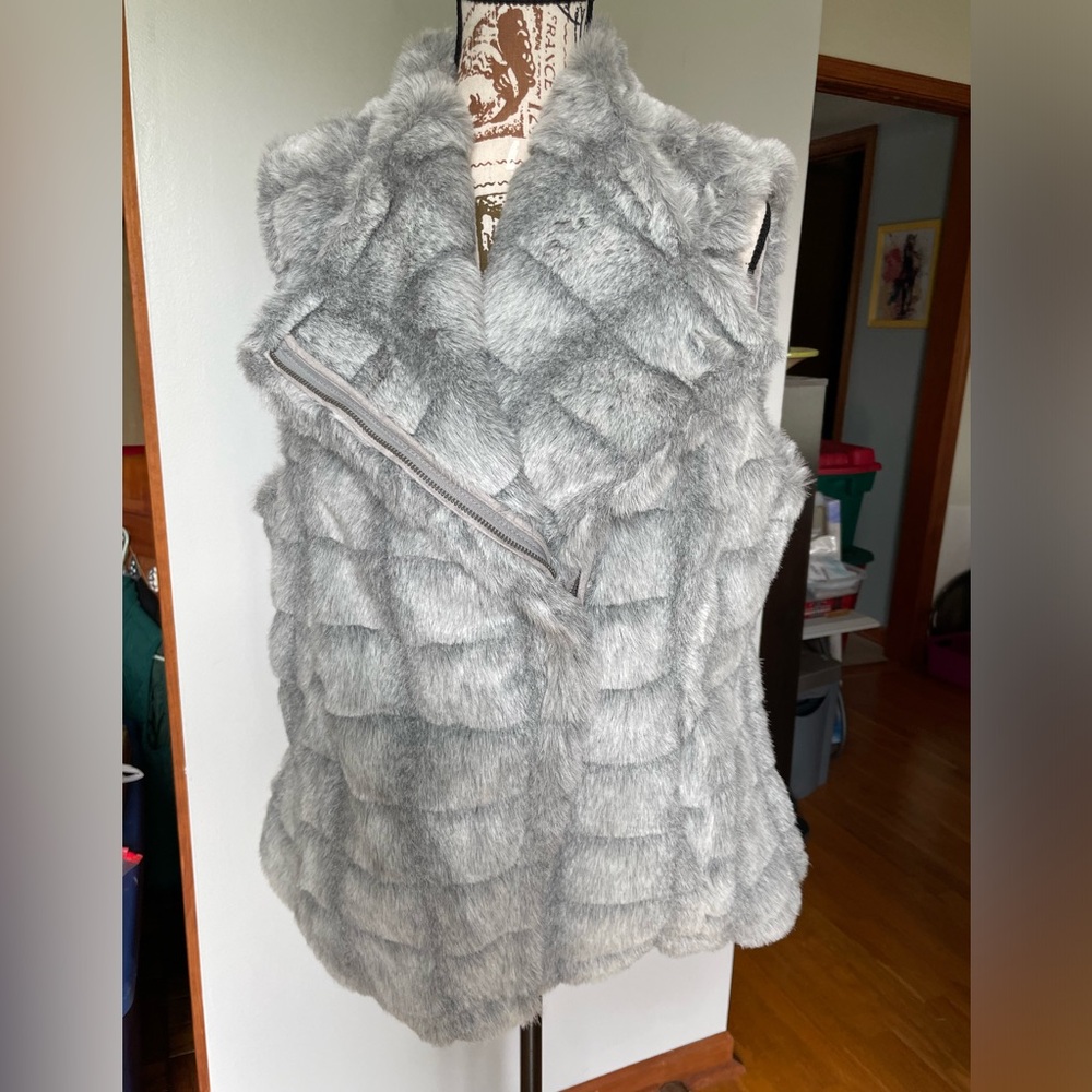 NWT Kial Faux Fur Vest, Size XL